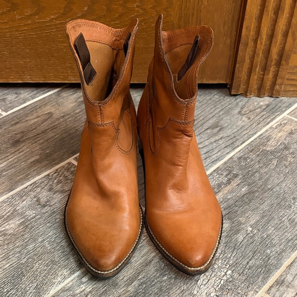 Nicole Women’s “Passionate” Western Ankle Boot, Cognac, Size 8 - Picture 2 of 10